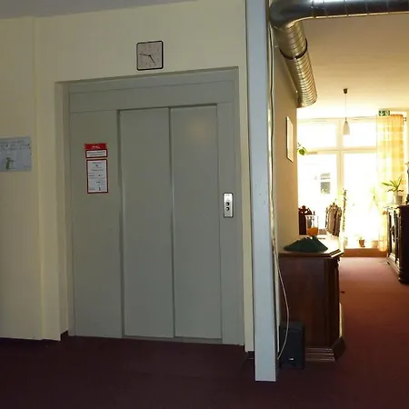 بيت ضيافة Altstadt Hafenblick شترالسوند